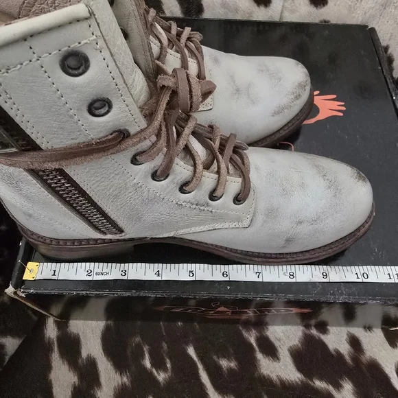 FREEBIRD BY STEVEN OG Manchester Combat Boot In Taupe - Picture 9 of 13